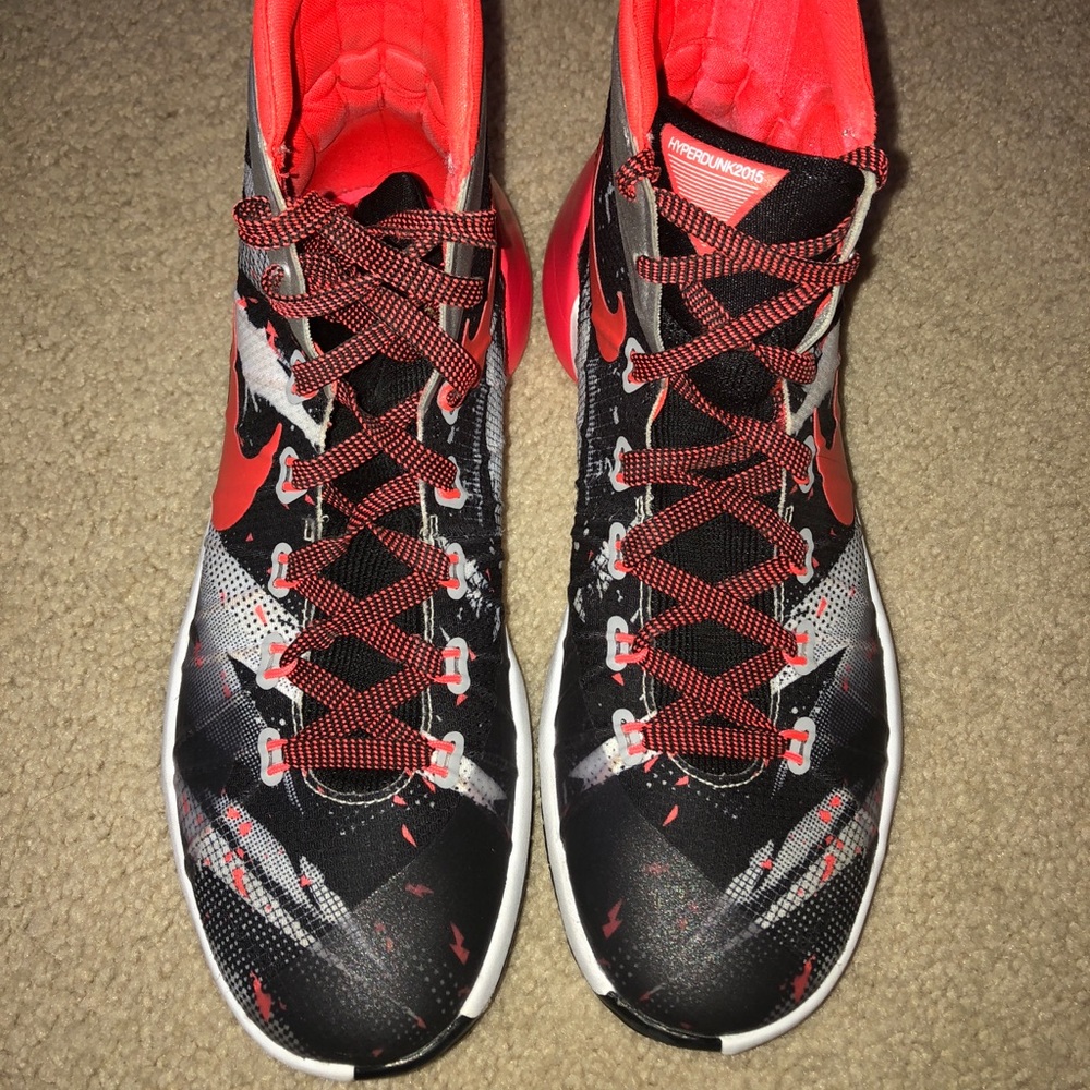 Men’s basketball shoes